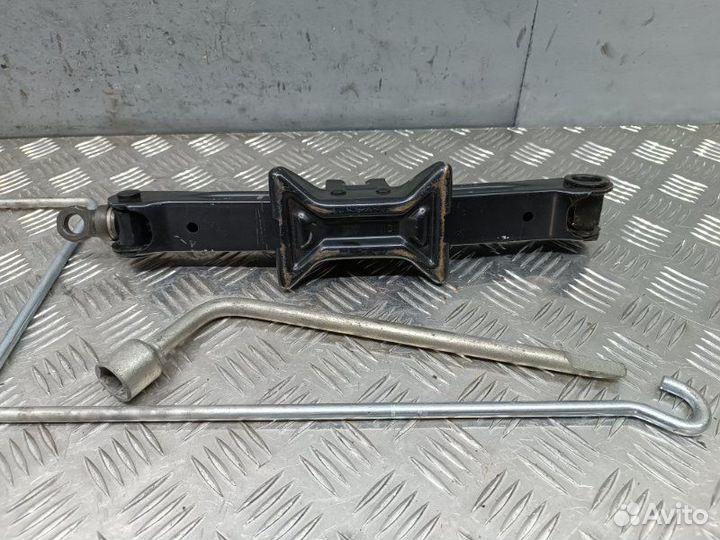 Домкрат Toyota Camry V40