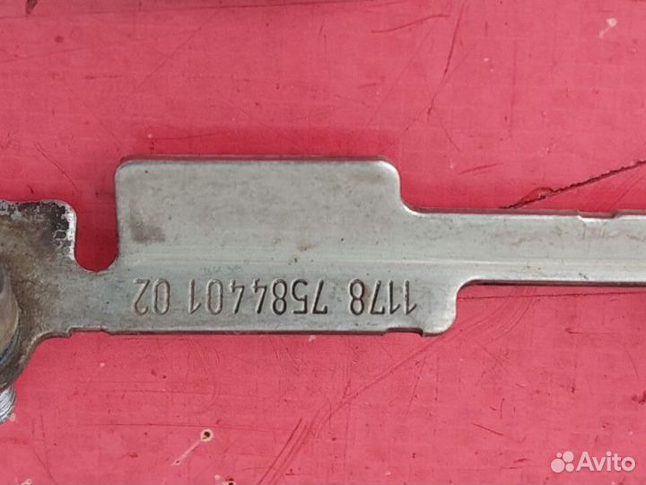 Кронштейн кислородного датчика BMW X6 E71 N63 B44