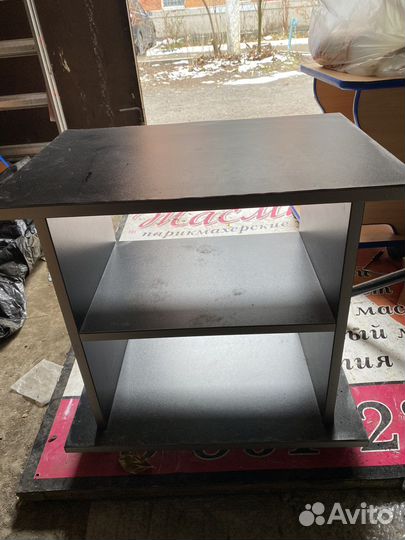 Тумба на колесиках, черная с полкой