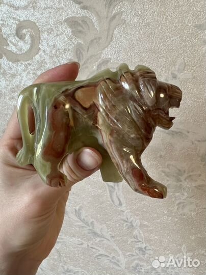 Лев из оникса