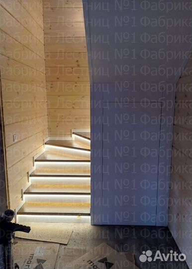 Лестница из массива дерева