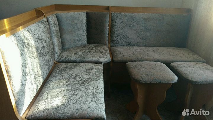 Ремонт и перетяжка мягкой мебели. Александр