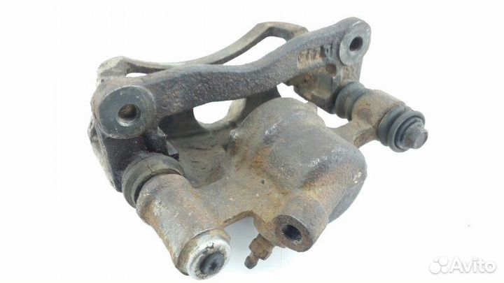 Суппорт задний правый Mitsubishi Sigma F16A 6G72