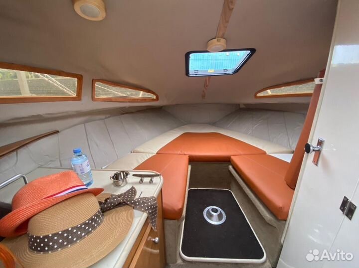 Аренда катера с капитаном каналы мосты залив