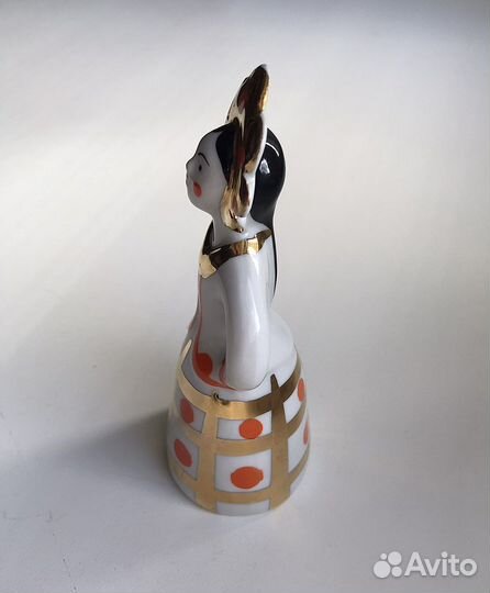 Статуэтка Барышня в кокошнике СССР Дулево