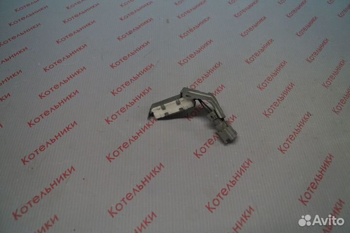 Nissan 31037-8E002 Резистор кпп