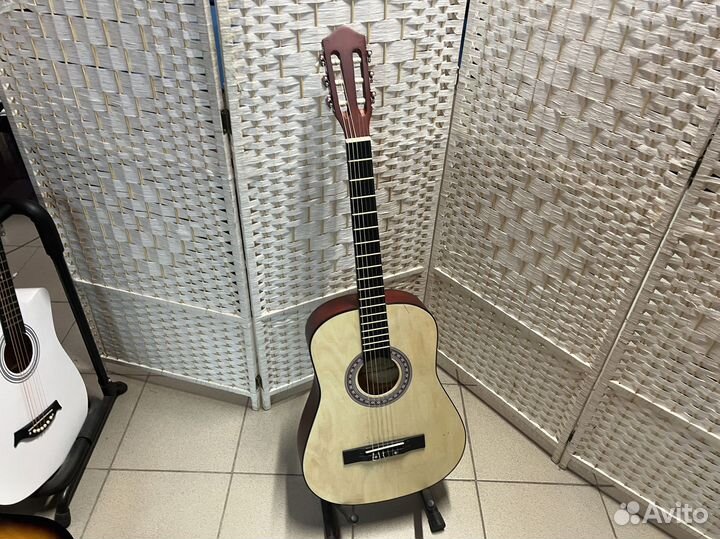 Гитара для обучения с комплектом