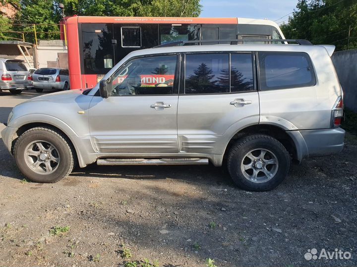 Mitsubishi Pajero 3.5 AT, 2000, 350 000 км