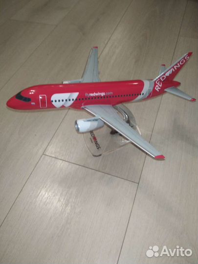 Модель самолёта Airbus A321, SSJ 100-95B