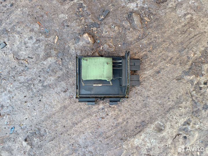 Резистор печки Ауди 80 Audi 80