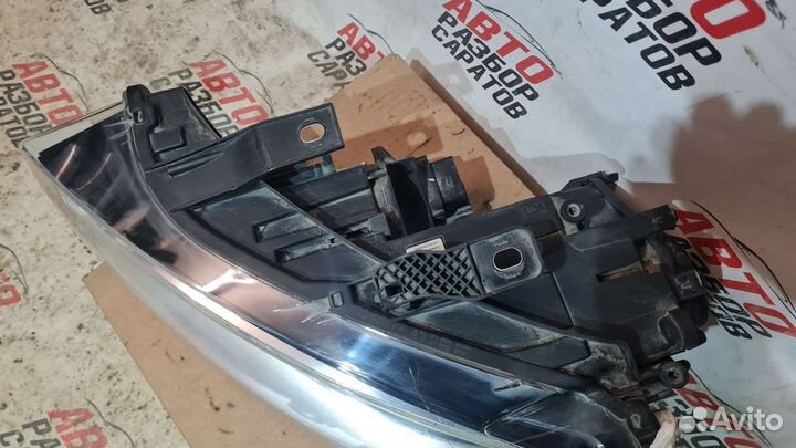 Фара левая Audi Q3 ксенон