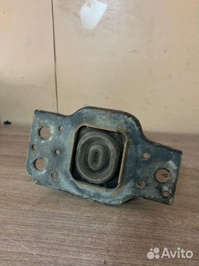 Опора двигателя правая Megane II Scenic II Kangoo