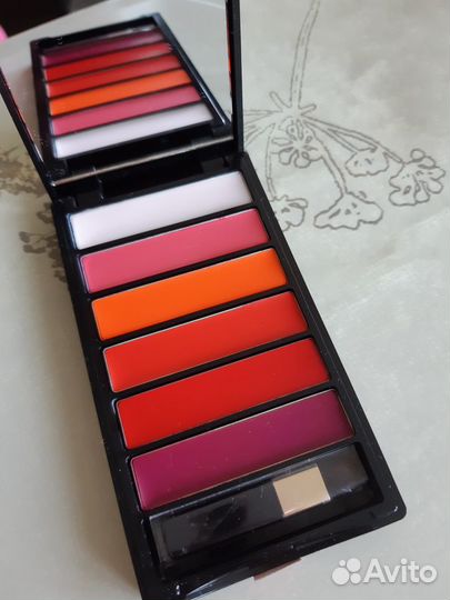 Палетка помад