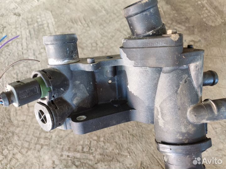 Корпус термостата 1,4 BCA шкода гольф