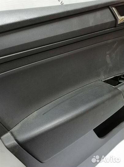 Skoda Rapid Обшивка двери передней левой