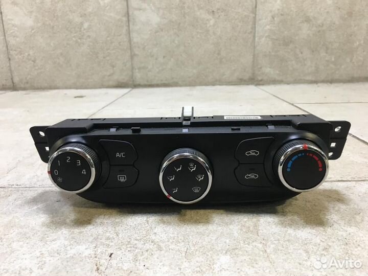Блок управления климатической установкой Kia Ceed