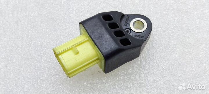 Датчик удара Toyota Rav4 XA40 3zrfe 2015