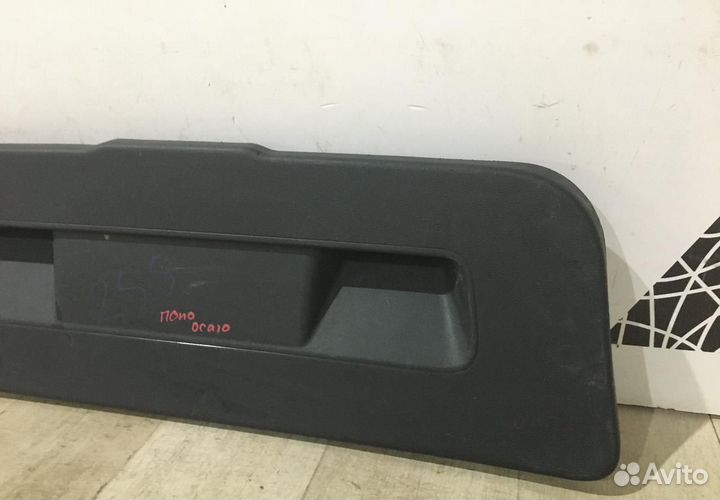 Обивка крышки багажника Volkswagen Polo 5 2009-2020 oem 6RU867605
