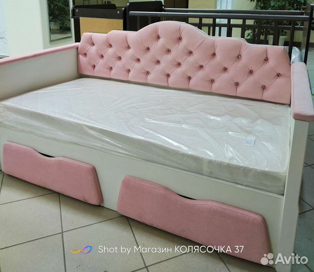 Новая кроватка с мягк спинкой 160*80(выст.образец)