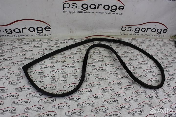 Уплотнитель кузова задней левой двери Nissan Tean