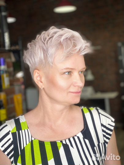 Парикмахер стилист колорист