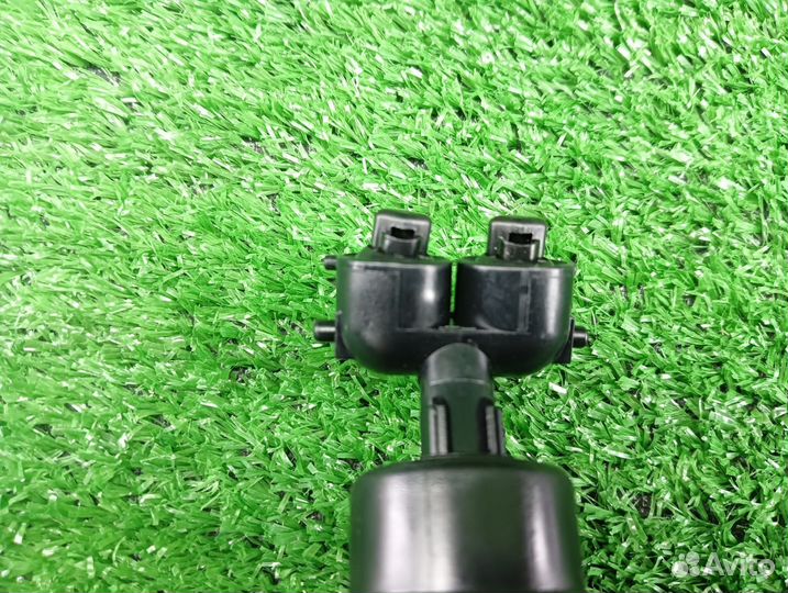 Форсунка омывателя фары левая VW Touareg 7L 2002-2