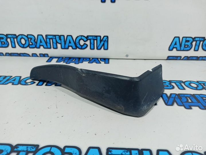 Брызговик передний левый Honda Accord