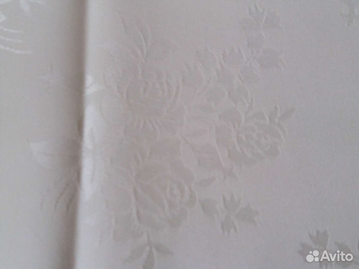 Нарядная шелковая скатерть+18 салфеток