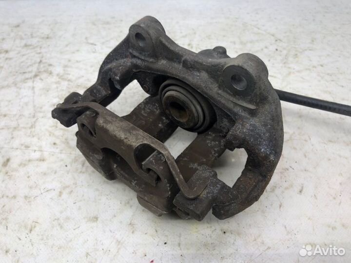 Суппорт задний левый Mercedes-Benz E W211 3.0 CDI