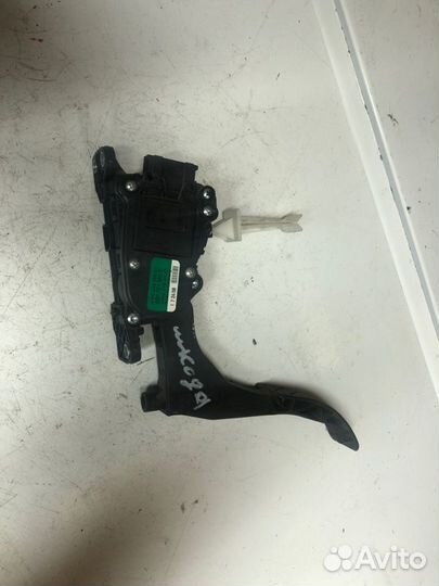 Педаль газа (электронная) Audi Skoda Vw