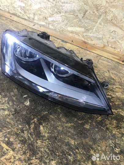 Фара правая Volkswagen Jetta