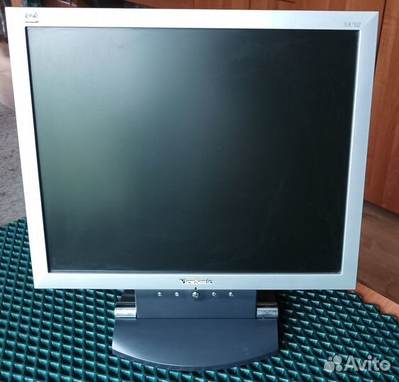 Монитор LCD 17