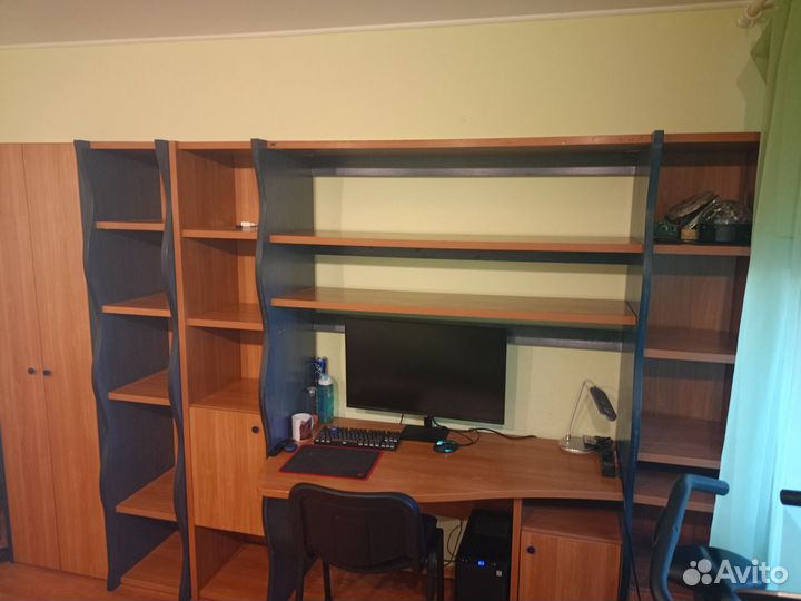 Детская стенка со столом