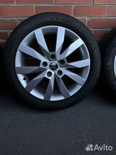 Комплект летних колес R17 на Skoda Octavia A7