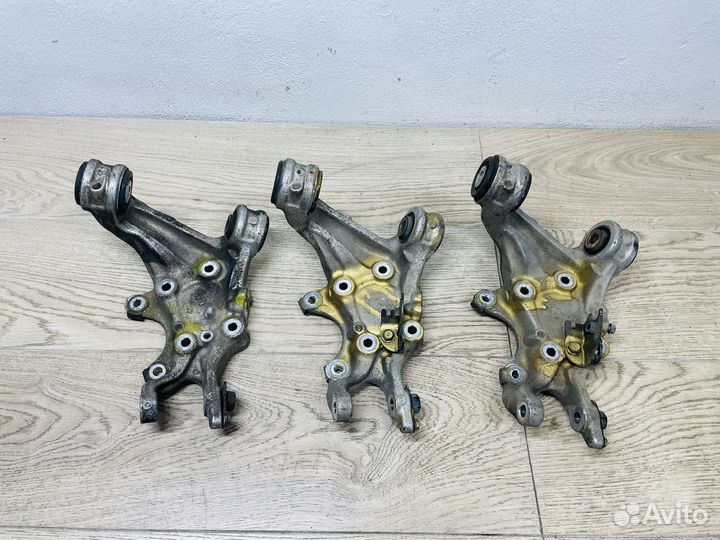 Кулак задний правый Honda Civic 4D