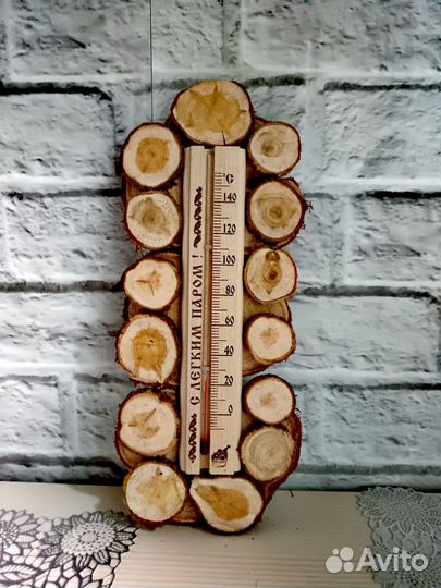 Панно из можжевельника