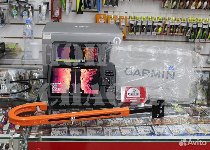 Garmin Striker 7SV Vivid+крышка+держатель датчика