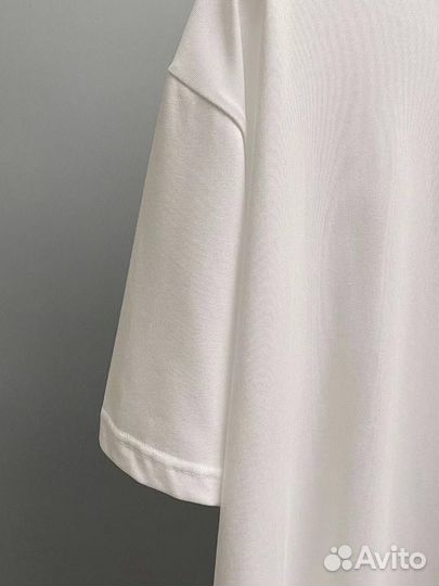 Футболка prada