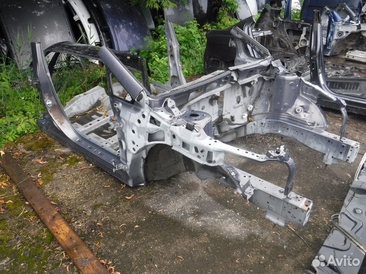 Четверть передняя правая Mazda CX7 2012