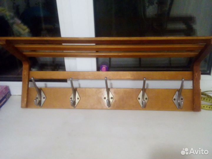 Вешалка настенная