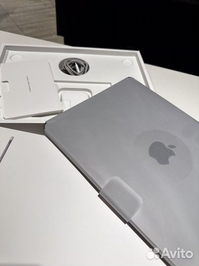 MacBook Air 13 2022 M2/8 GB/256 SSD