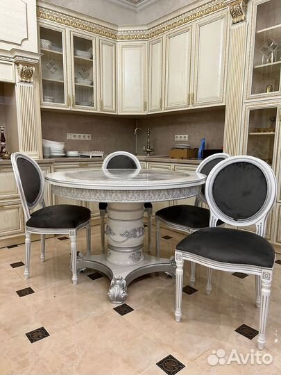 Стол и Стулья