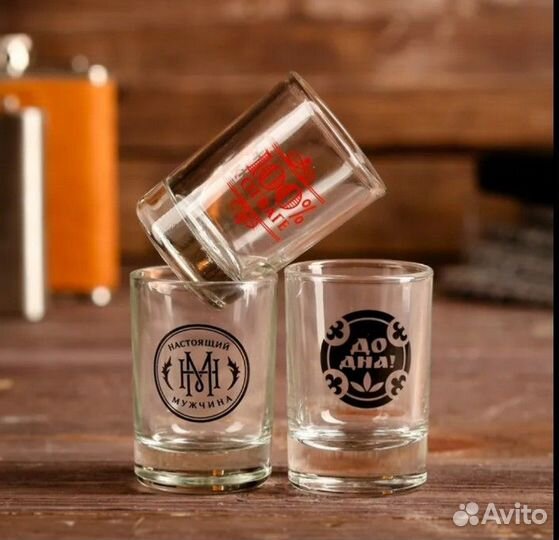 Подарочный набор (домино и 3 рюмки)