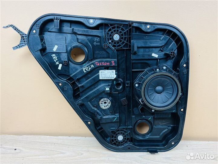 Стеклоподъемник задний левый Hyundai Tucson 3