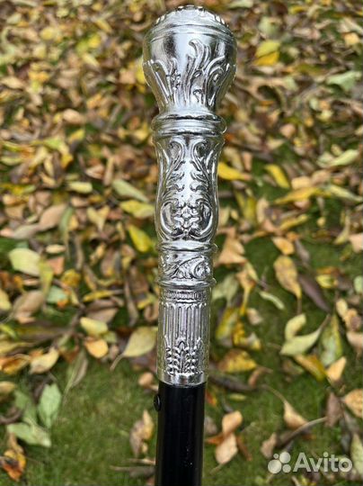 Трость с серебряным шаром на ручке