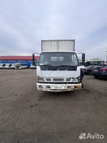 Isuzu NQR75, 2008