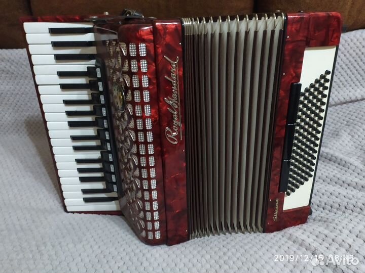 Аккордеон Weltmeister Royal Standart silvana