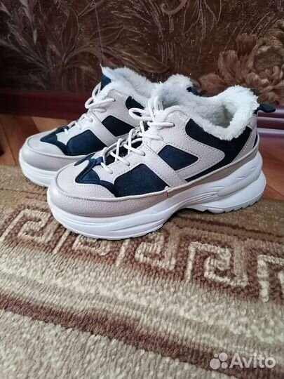 Кроссовки зимние