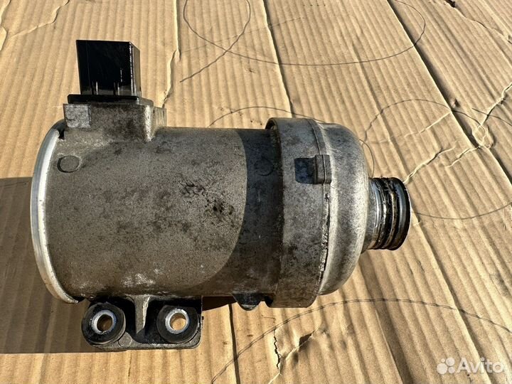 Помпа ож BMW N20B20 насос 11518635089