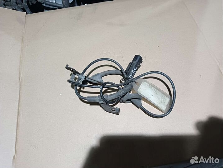 Датчик ABS задний левый mitsubishi Citroen Peugeot